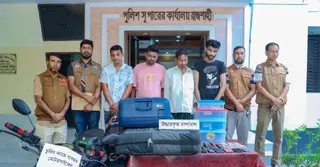 বিসিবির কাভার্ডভ্যান থেকে ক্রিকেটারদের চুরি যাওয়া লাগেজসহ আটক ৪